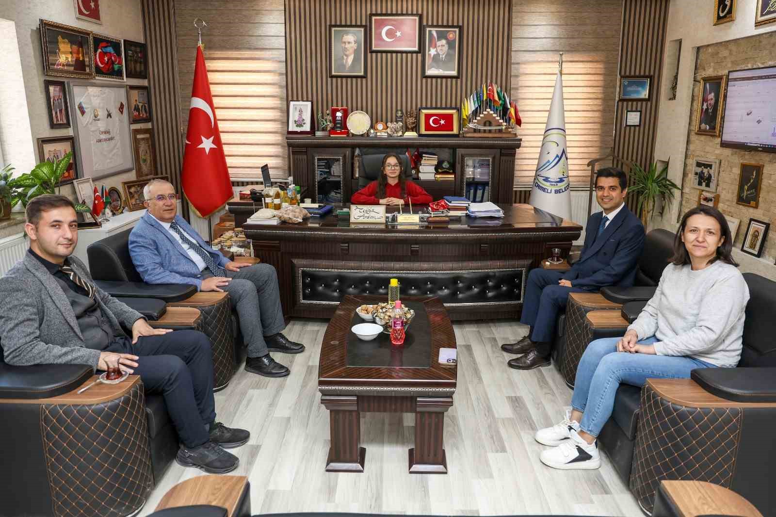 Çameli Belediye Başkanı Cengiz Arslan koltuğunu Erva’ya bıraktı
