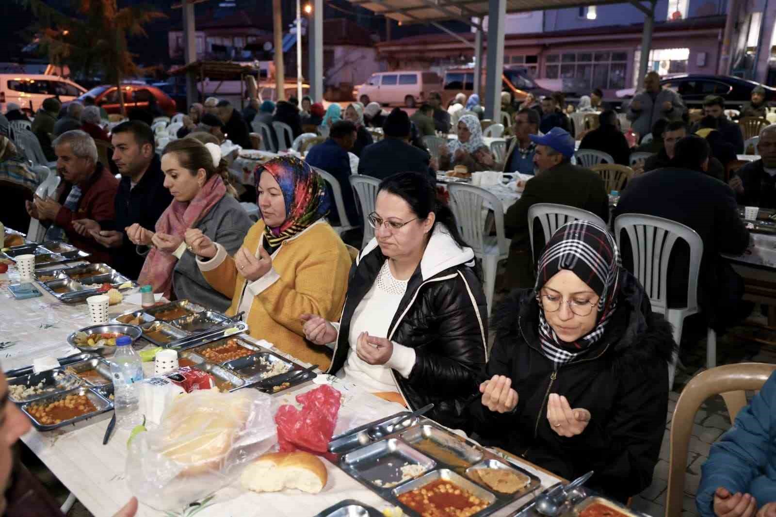 Çameli Belediyesi gönülleri iftar sofrasında buluşturmaya devam ediyor
