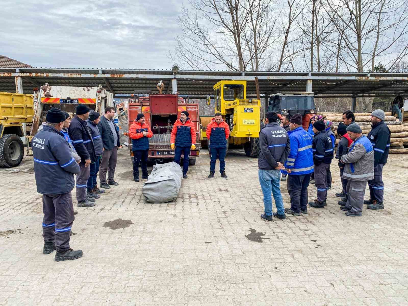 Çameli Belediyesi Yerel Destek Ekibine AFAD’dan çadır kurma eğitimi verildi
