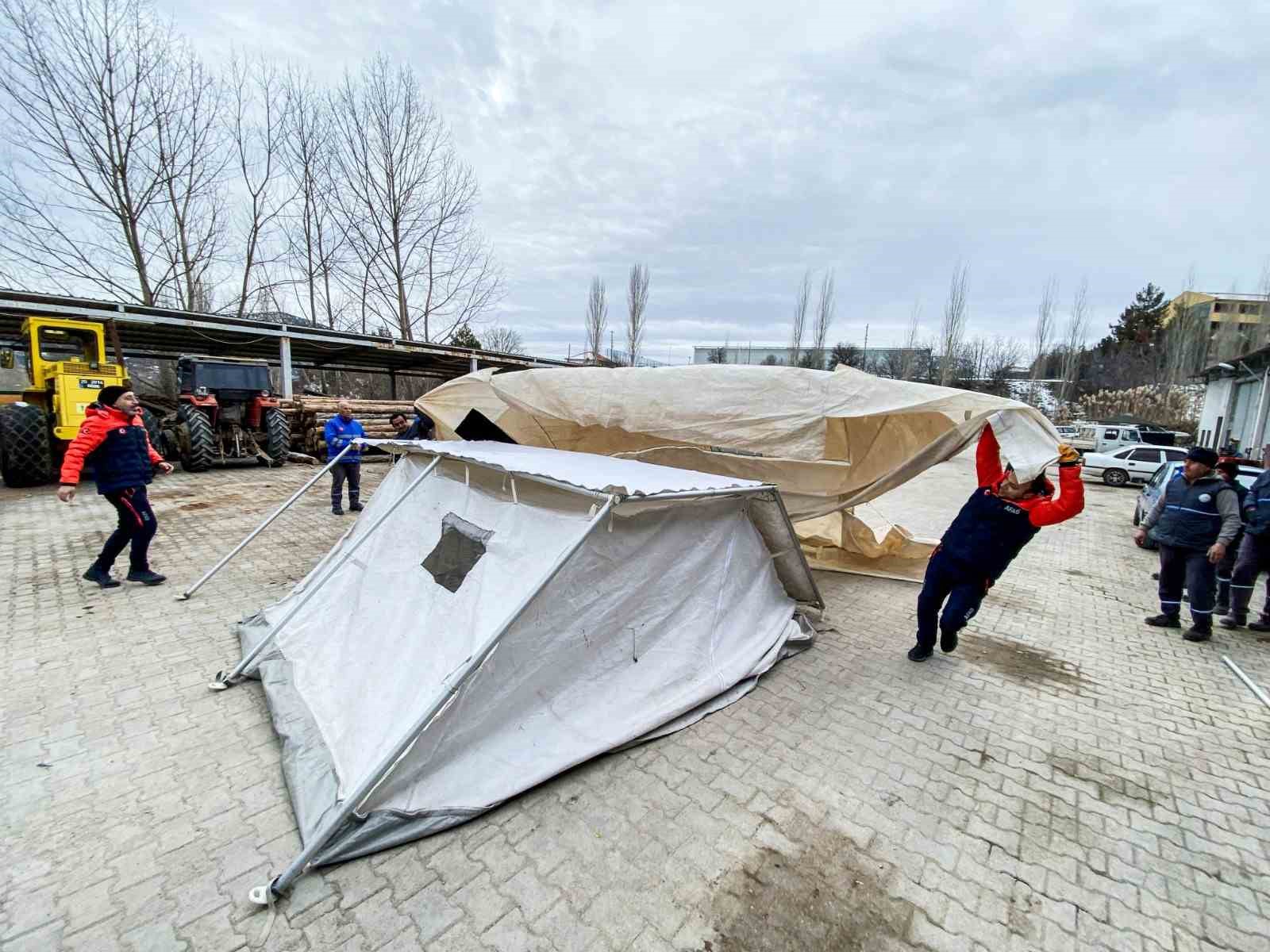 Çameli Belediyesi Yerel Destek Ekibine AFAD’dan çadır kurma eğitimi verildi
