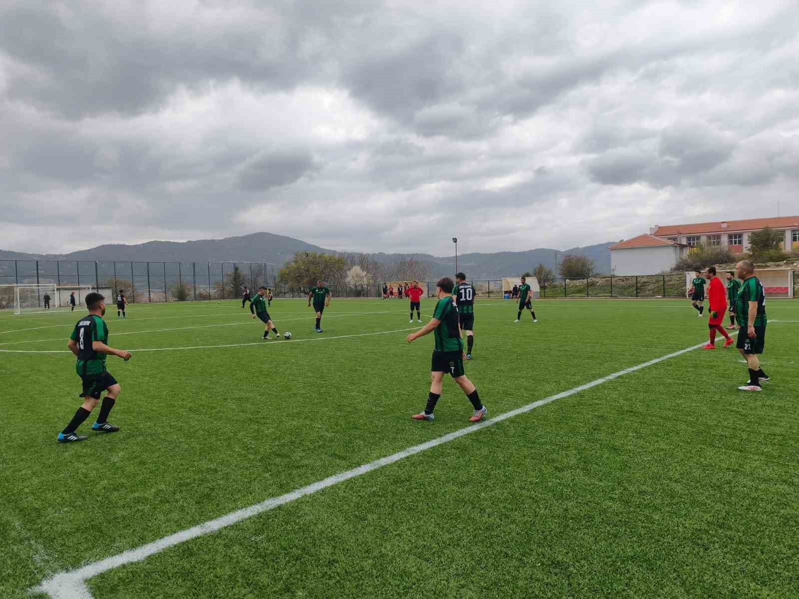 Çameli’de Kurumlar ve Mahalleler Arası Futbol Turnuvası başladı
