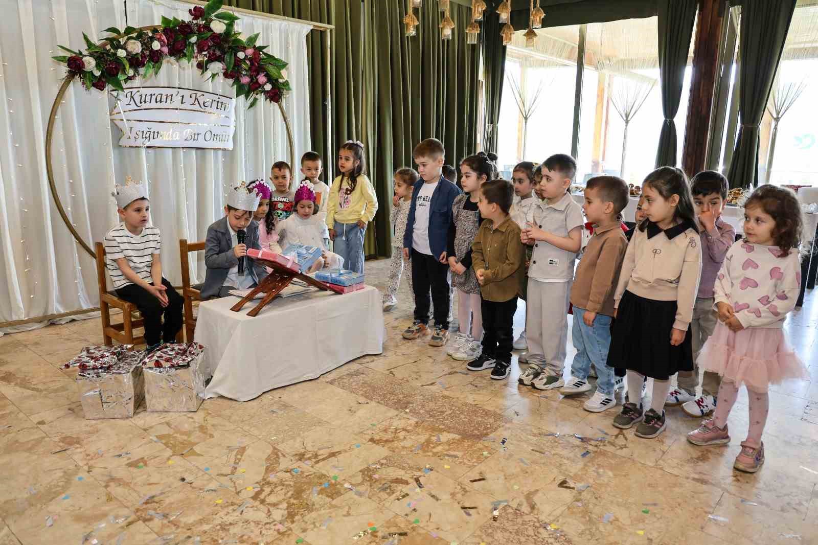 Çameli’de minik öğrencilerin Kur’an-ı Kerim’e geçiş heyecanı düzenlenen törenle taçlandı
