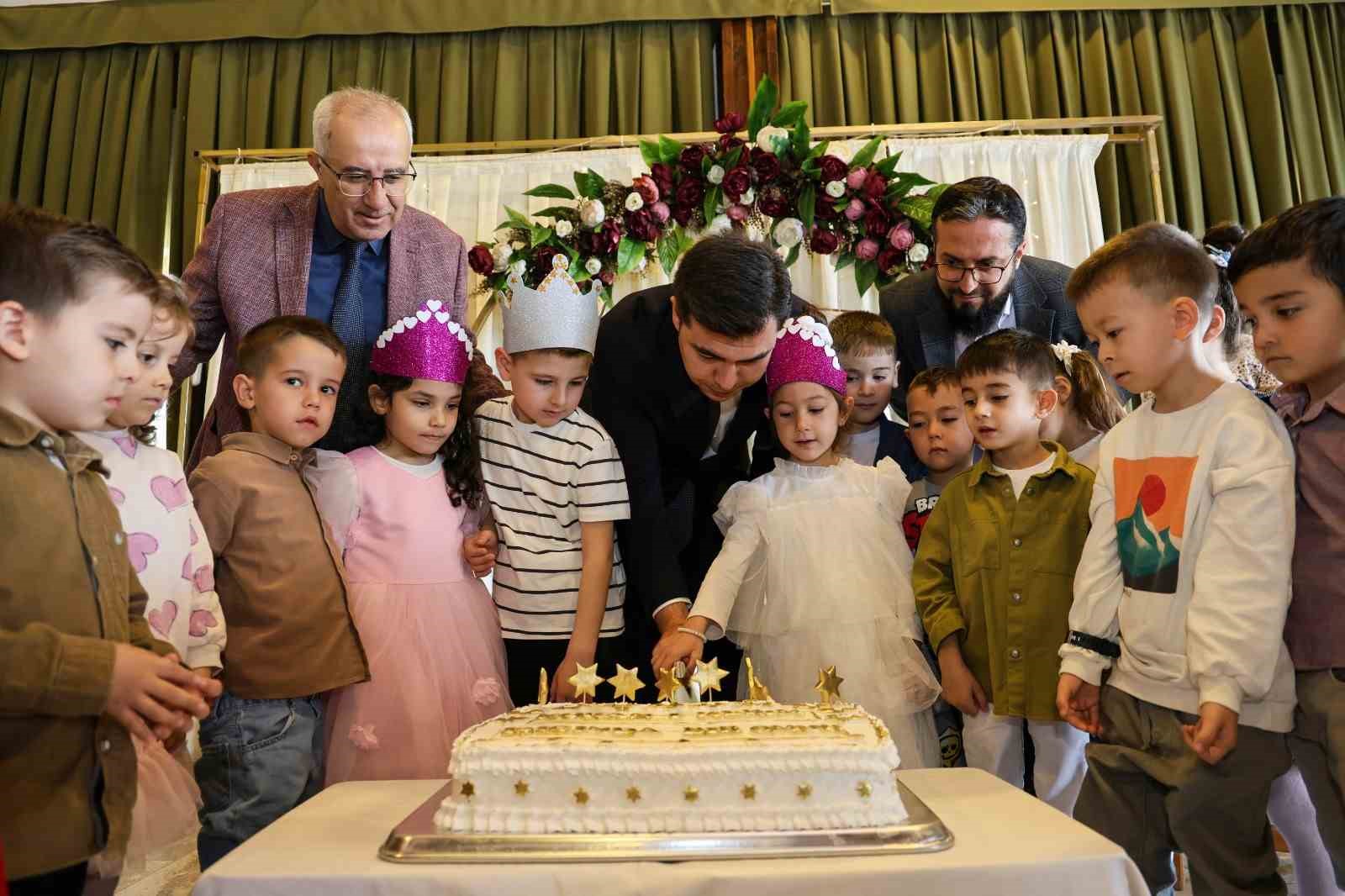 Çameli’de minik öğrencilerin Kur’an-ı Kerim’e geçiş heyecanı düzenlenen törenle taçlandı
