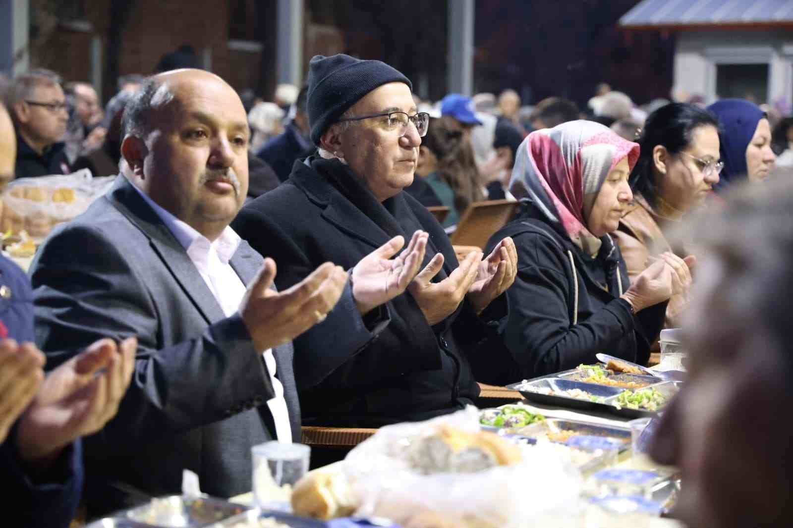 Çameli’de Ramazan bereketi paylaşılmaya devam ediyor
