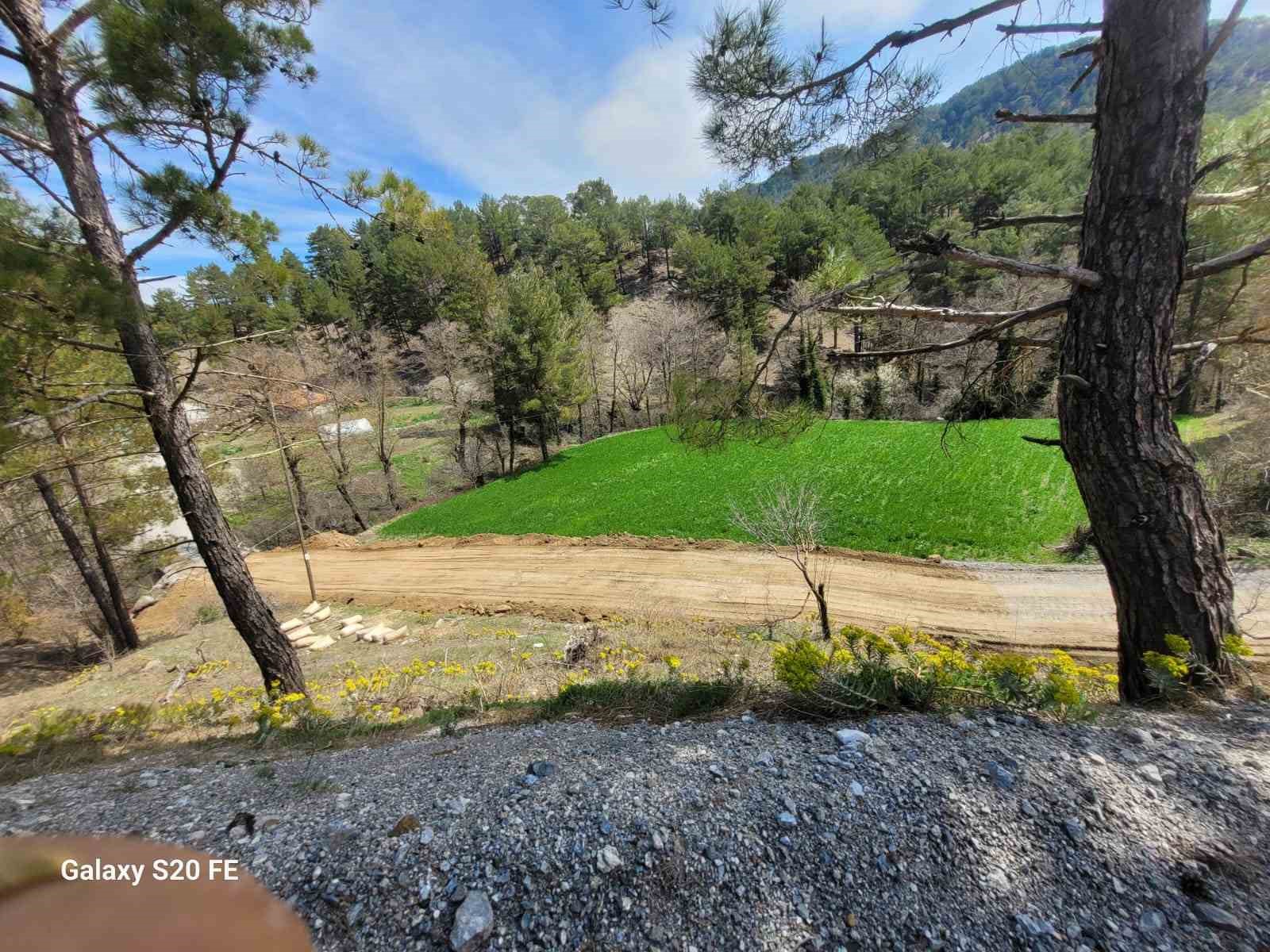 Çamelili vatandaşların güvenli ve konforlu ulaşımı sağlanması için çalışmalar sürüyor
