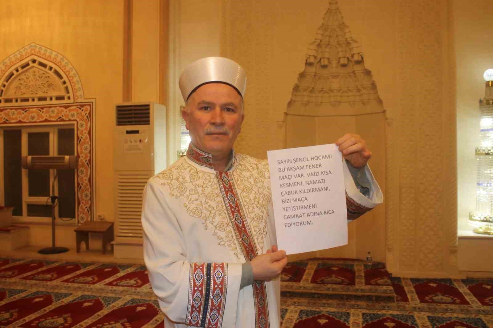 Cami imamı gençleri maça yetiştirdi: Vaazı kısa tuttu, ilahileri azalttı
