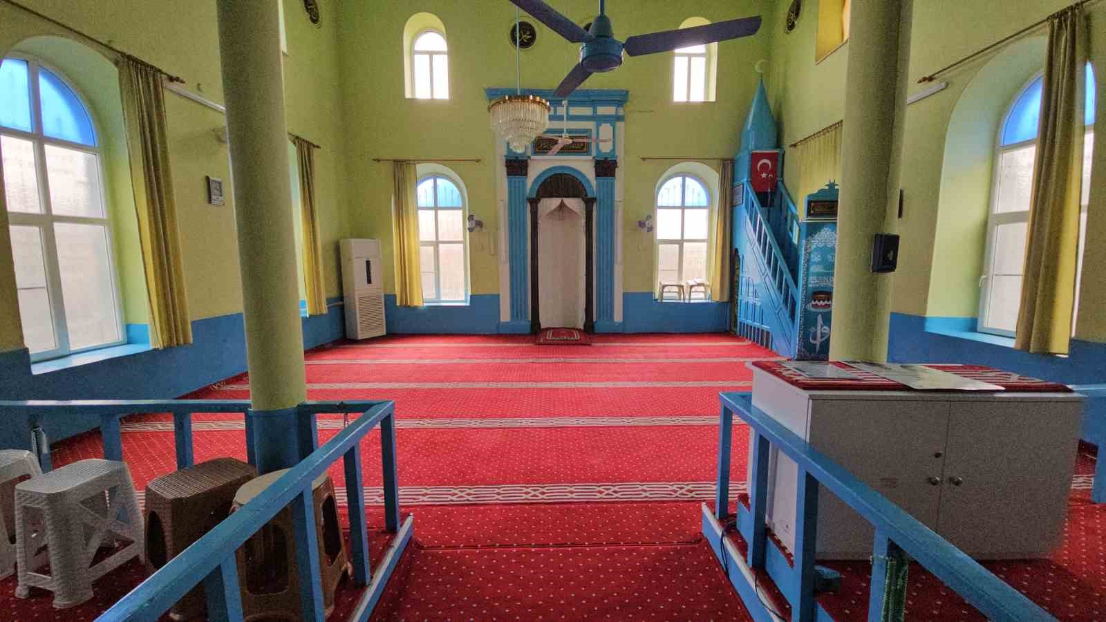 Camide tuvaleti kullandı, notla birlikte para bıraktı
