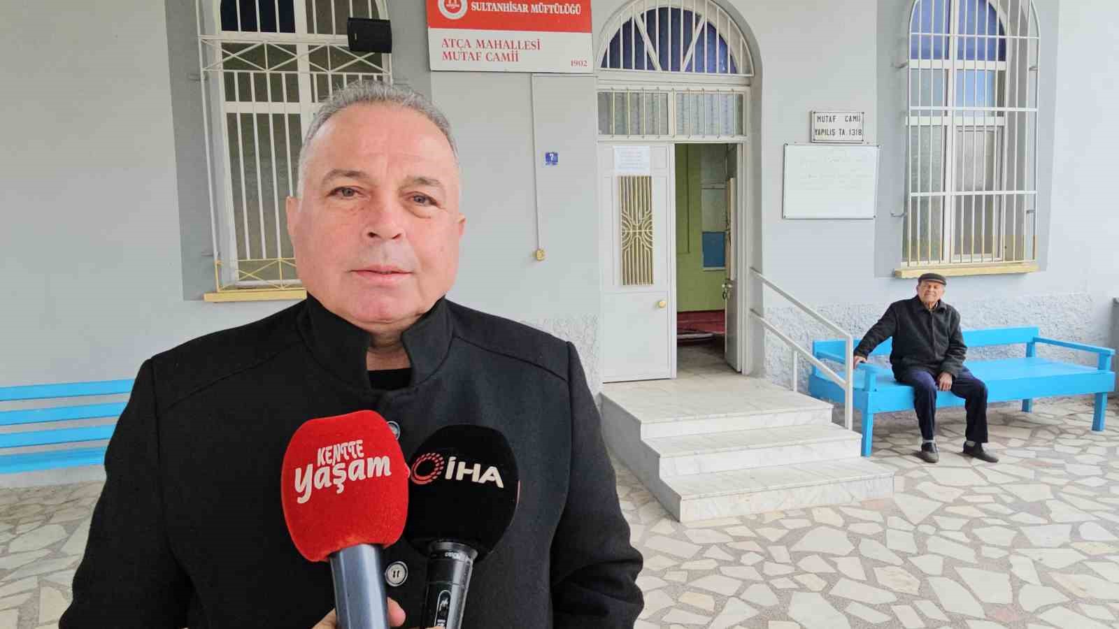 Camide tuvaleti kullandı, notla birlikte para bıraktı
