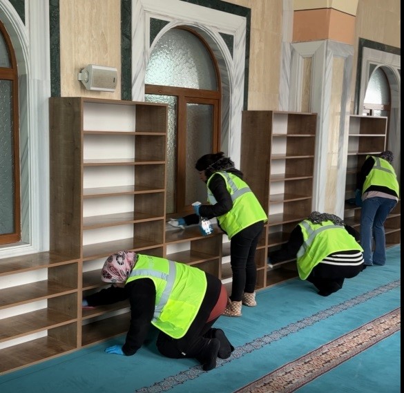 Camilerde Ramazan ayı temizliği yapıldı
