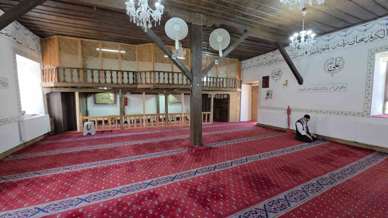 Caminin duvar boşluğundaki sır yüzyıllar sonra ortaya çıktı
