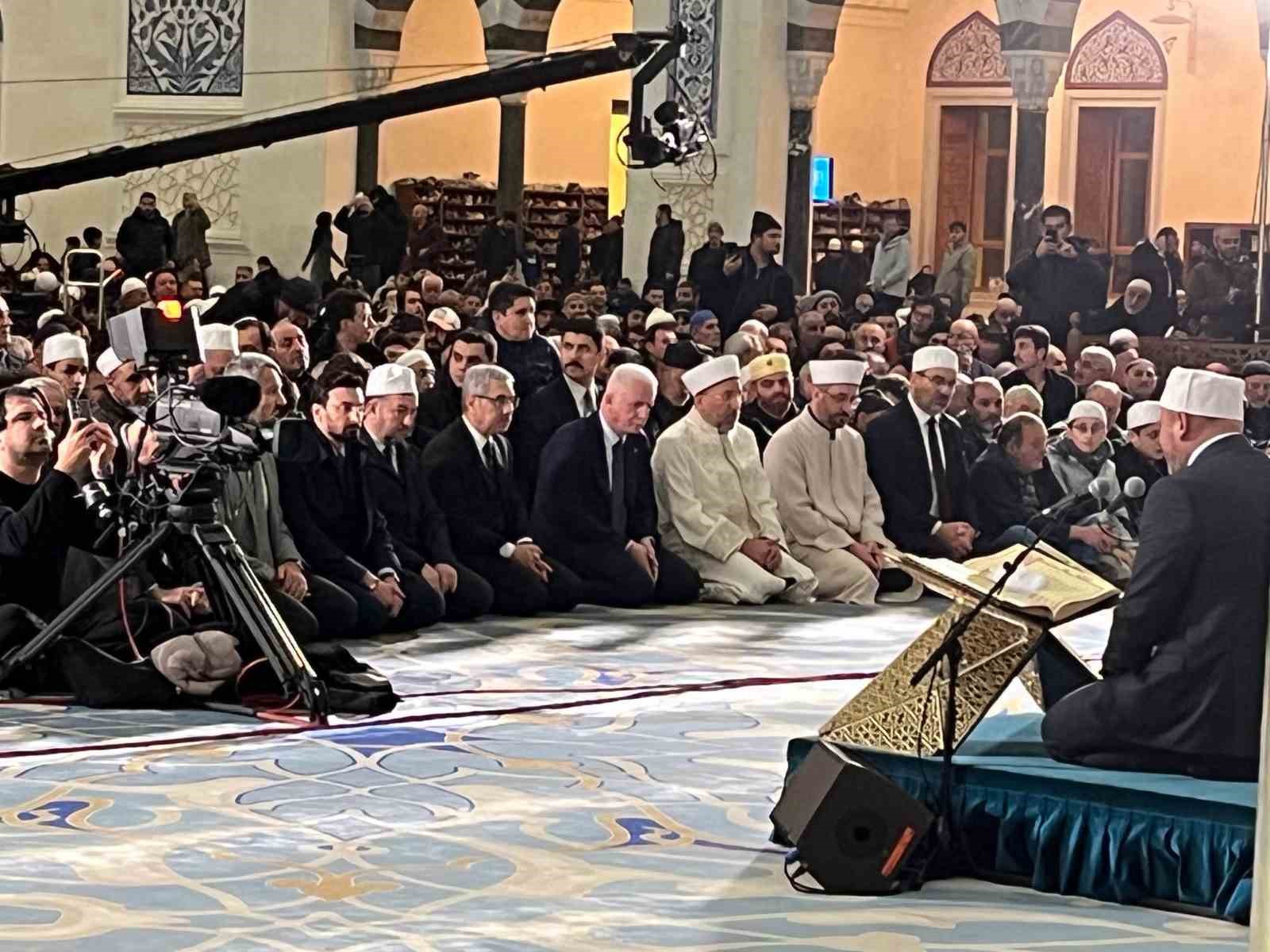 Çamlıca Camii’nde Berat Kandili dualarla idrak edildi
