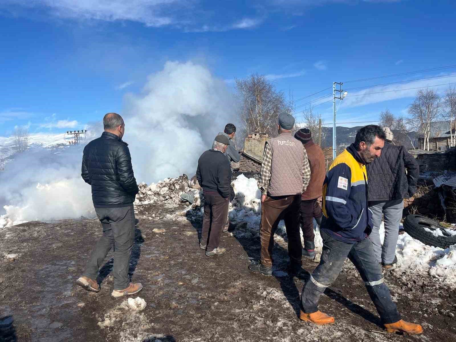 Çamyazı Köyü’nde korkutan yangın
