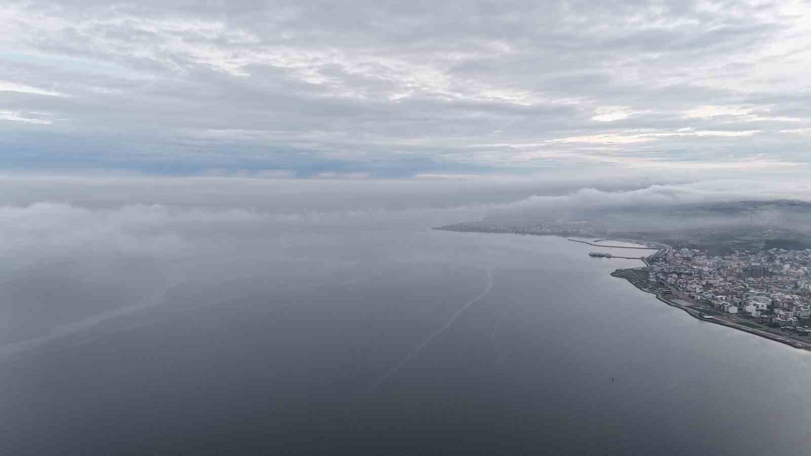 Çanakkale Boğazı sis nedeniyle transit gemi geçişlerine kapatıldı
