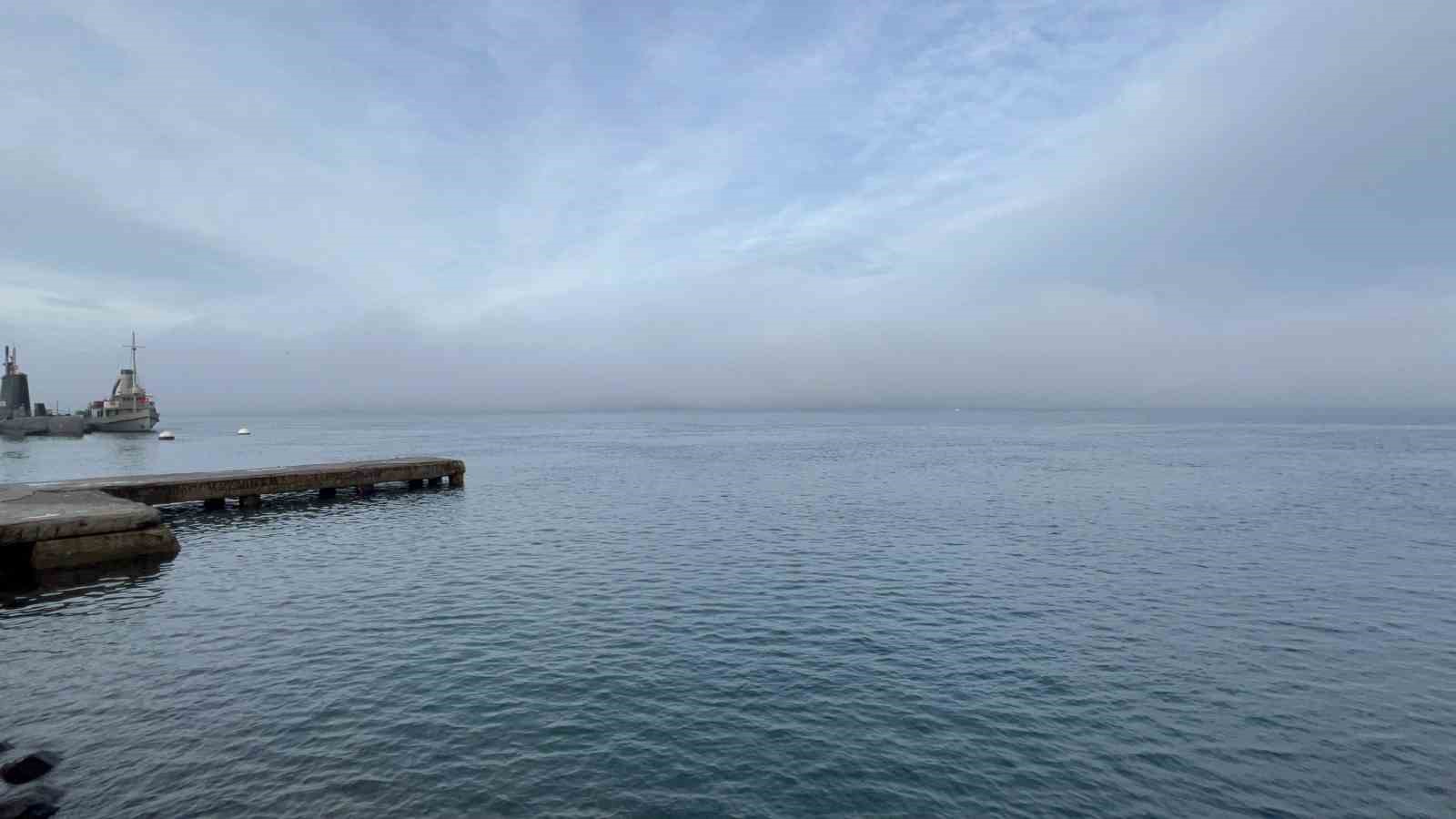 Çanakkale Boğazı sis nedeniyle transit gemi geçişlerine kapatıldı
