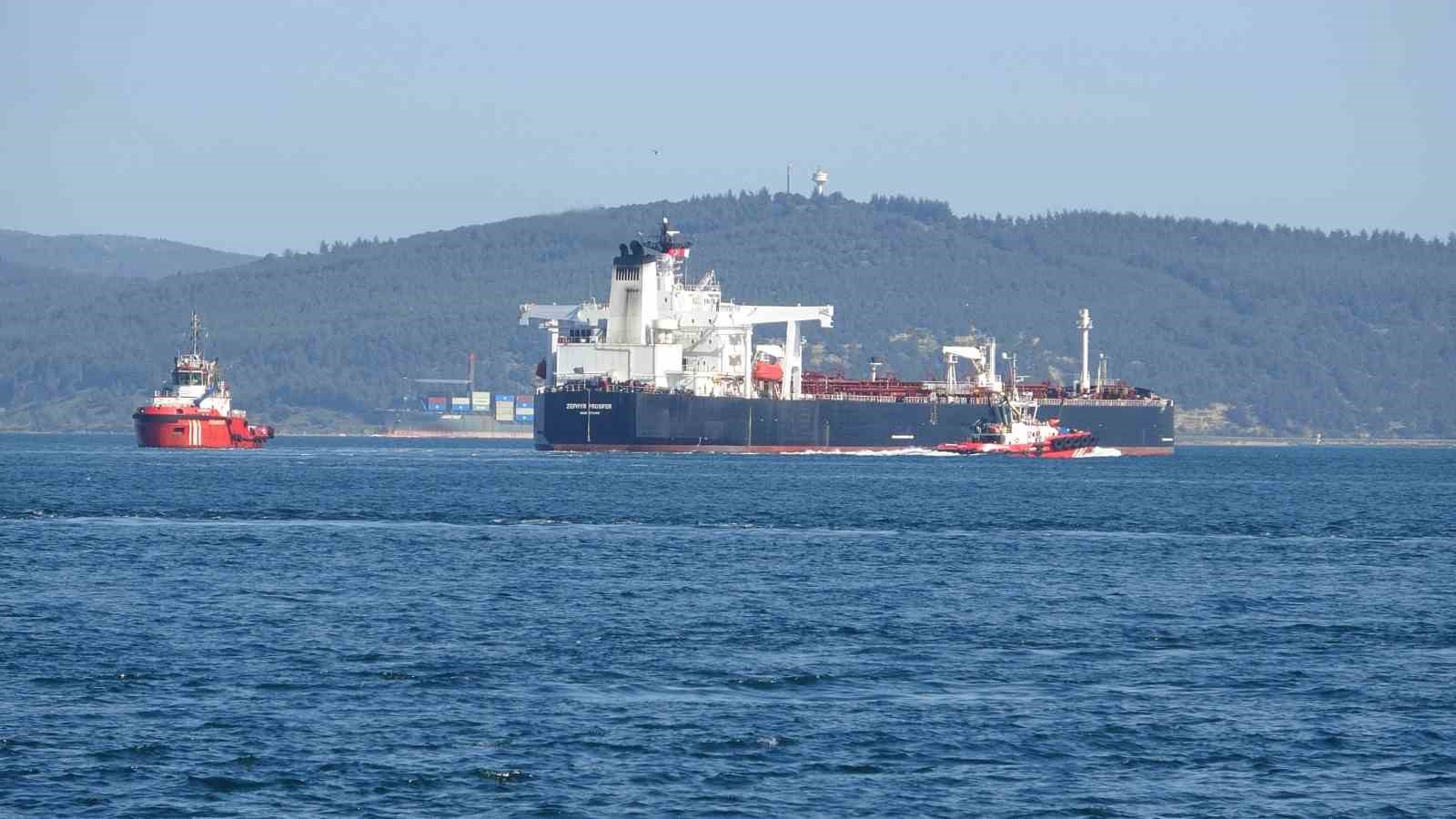 Çanakkale Boğazı’nda ham petrol tankeri sürüklendi
