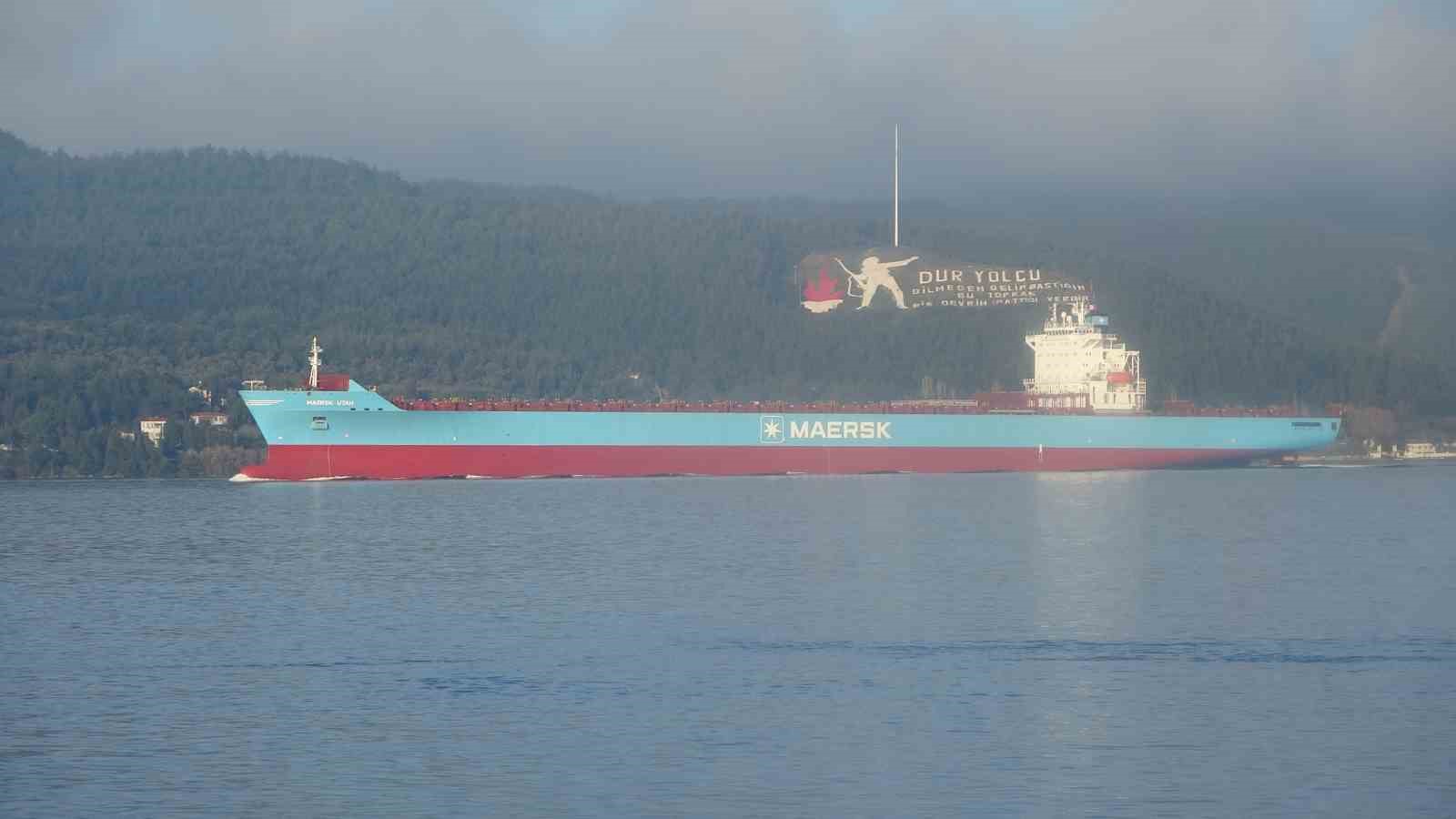 Çanakkale Boğazı’nda konteyner gemisi makine arızası yaptı
