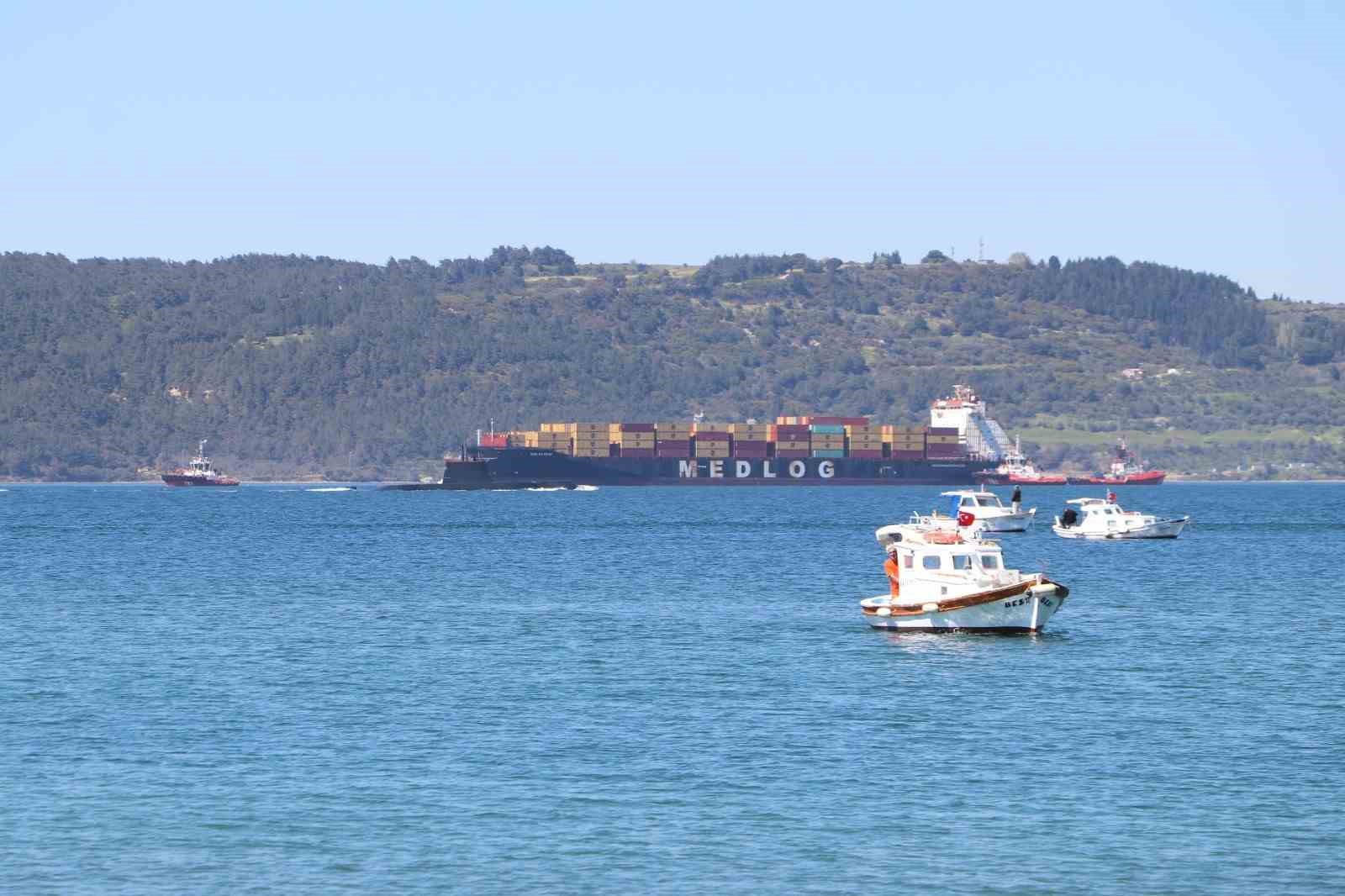 Çanakkale Boğazı’nda konteyner gemisi makine arızası yaptı
