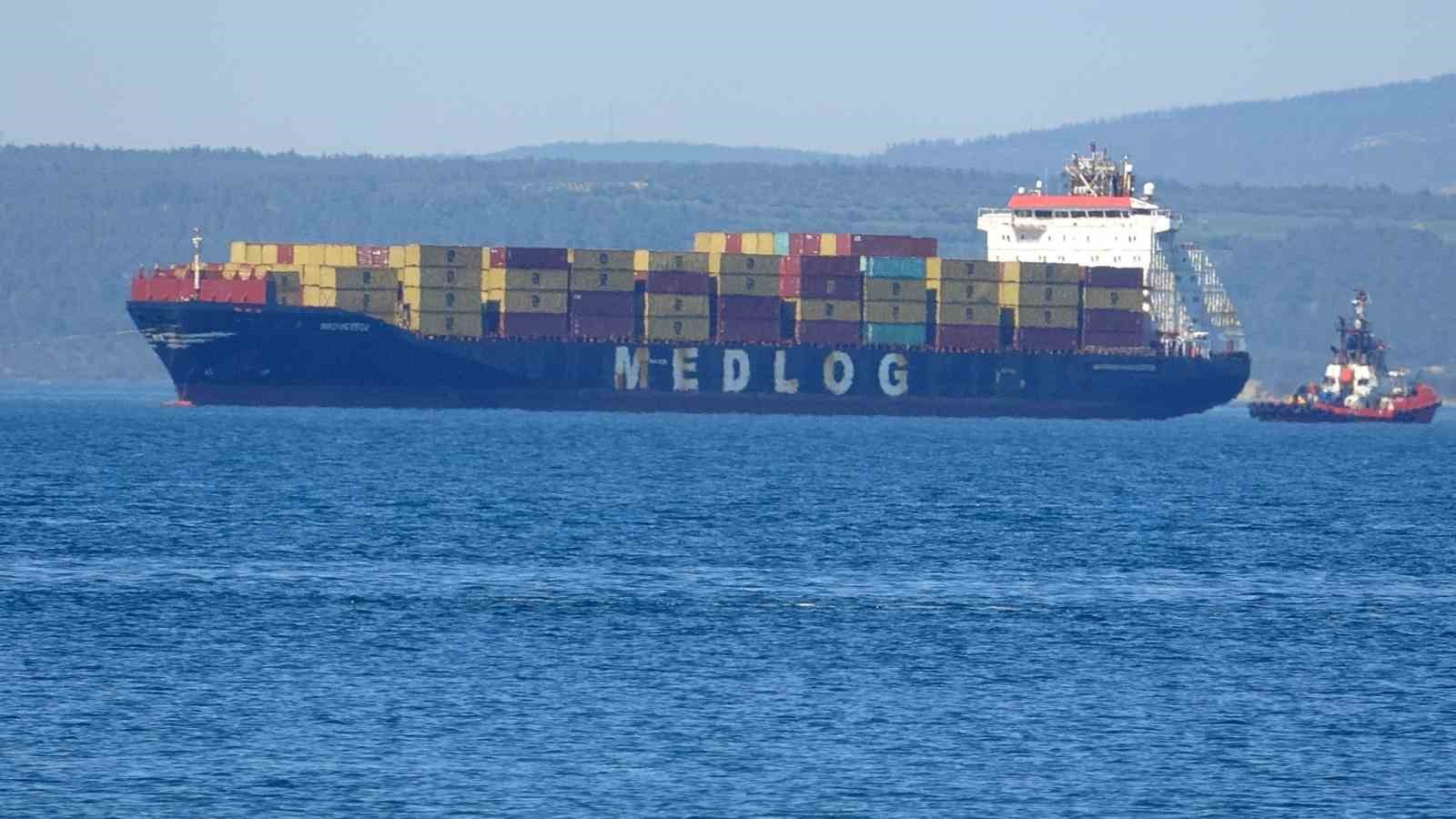 Çanakkale Boğazı’nda konteyner gemisi makine arızası yaptı
