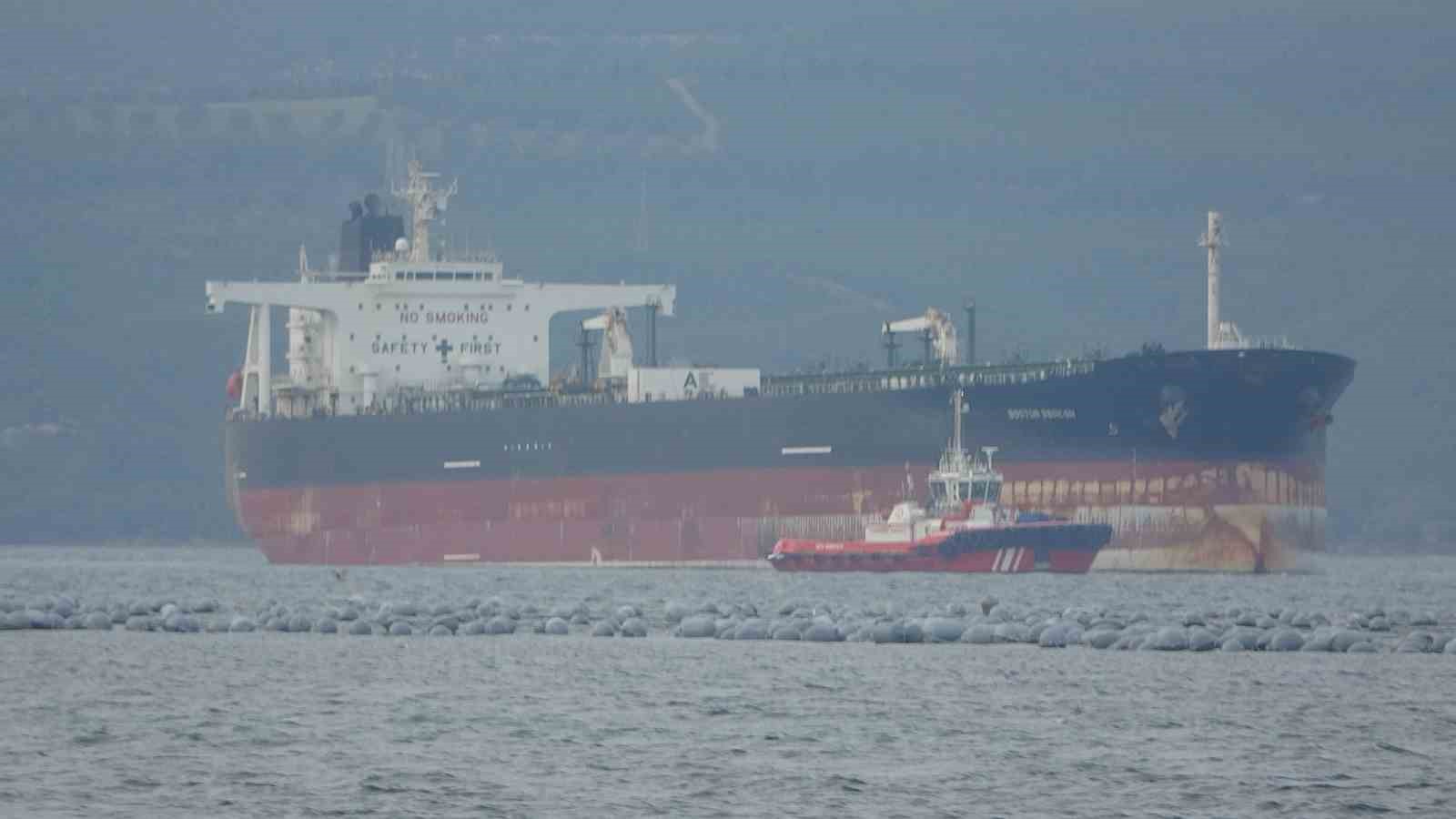 Çanakkale Boğazı’ndan geçen tanker jeneratör arızası yaptı
