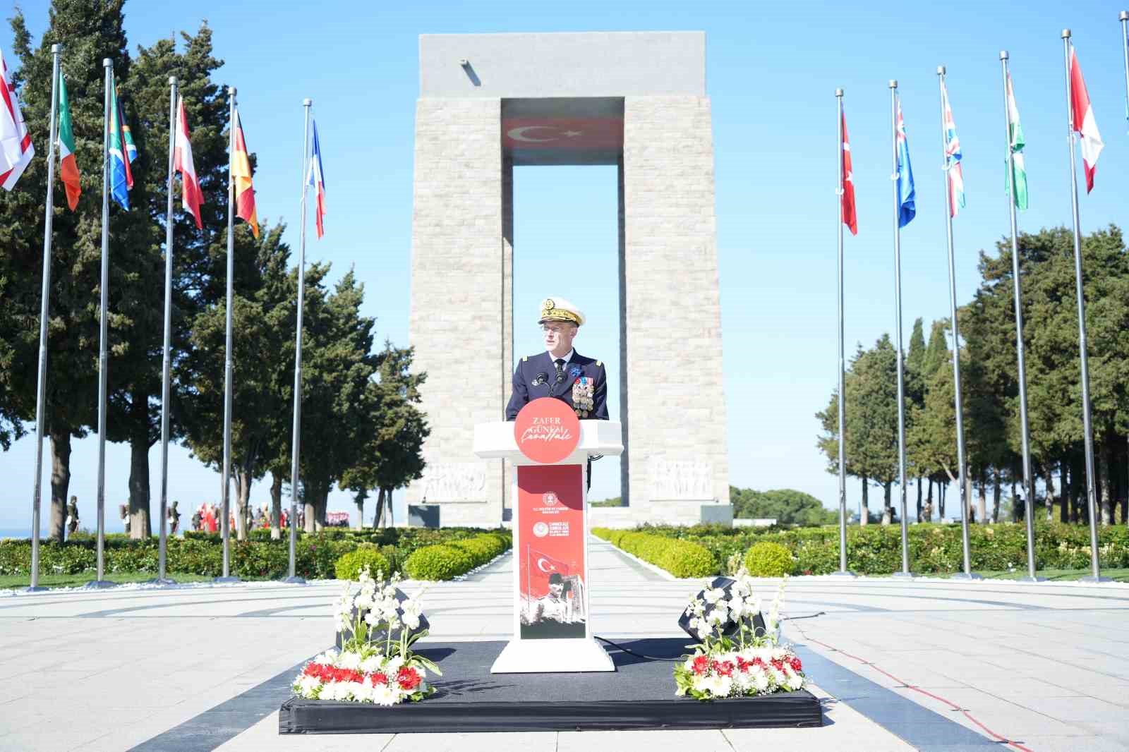 Çanakkale Kara Savaşları’nın 111. yıl dönümü etkinlikleri Şehitler Abidesi’nde törenle başladı
