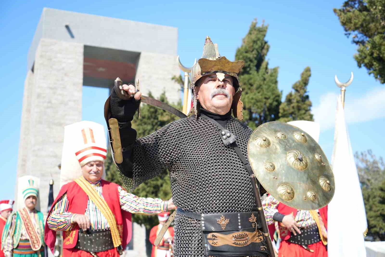 Çanakkale Kara Savaşları’nın 111. yıl dönümü etkinlikleri Şehitler Abidesi’nde törenle başladı
