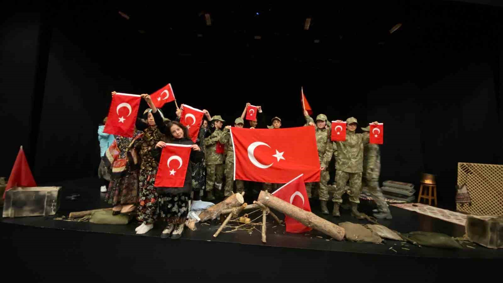 Çanakkale ruhu Erzurum’da sahneye taşındı
