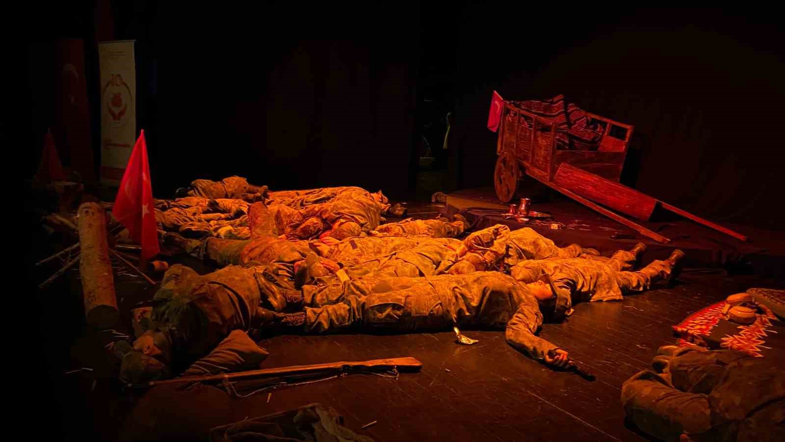 Çanakkale ruhu Erzurum’da sahneye taşındı
