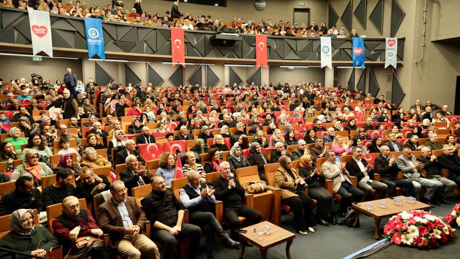 Çanakkale ruhu türkülerle yaşatıldı
