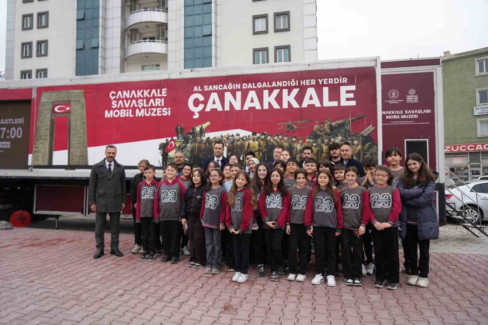 Çanakkale ruhunu taşıyan mobil müze tırı Niğde’de ziyarete açıldı
