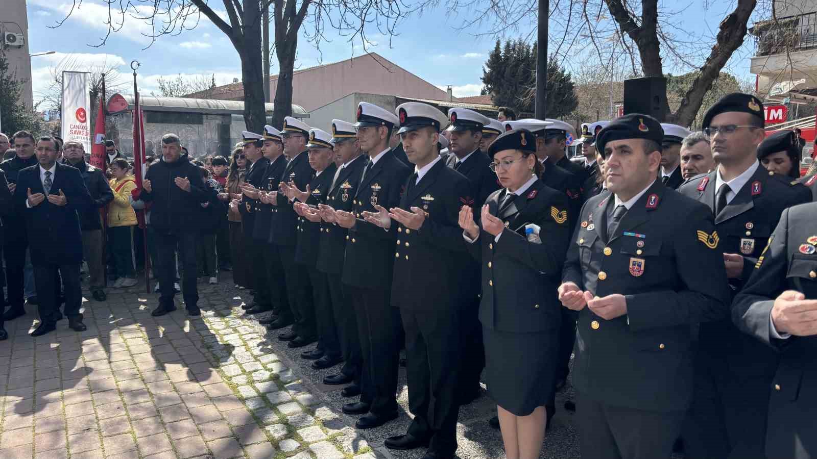 Çanakkale Savaşları Kahramanlarında Müstahkem Mevki Komutanı Cevat Paşa törenle anıldı
Çanakkale Savaşları Kahramanlarında Müstahkem Mevki Komutanı Cevat Paşa törenle anıldı