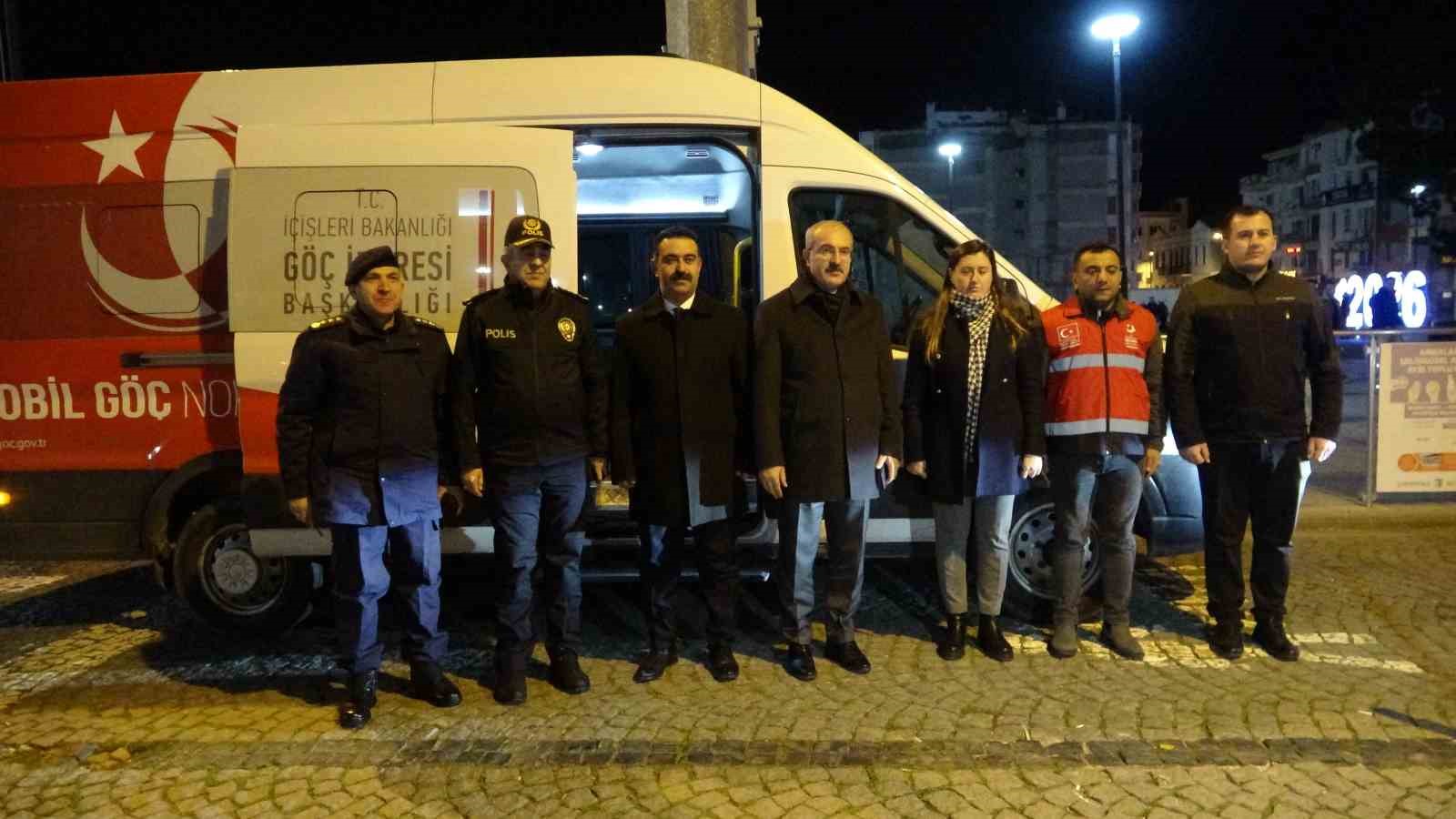 Çanakkale Valisi Toraman, yılbaşında görev başındaki personeli ziyaret etti
