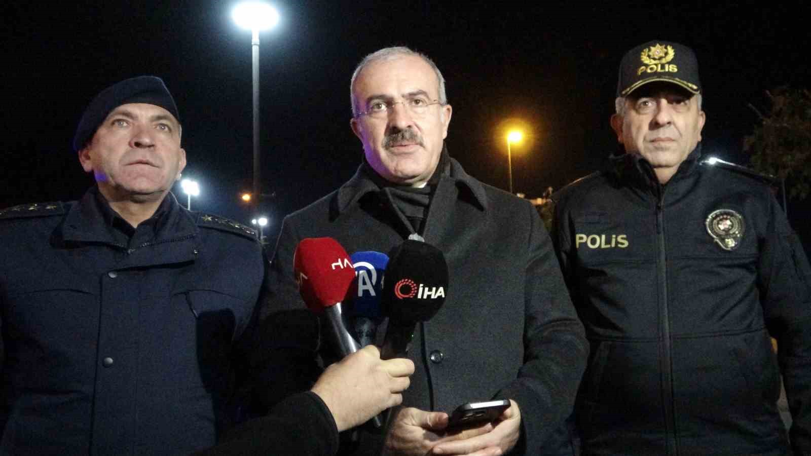 Çanakkale Valisi Toraman, yılbaşında görev başındaki personeli ziyaret etti
