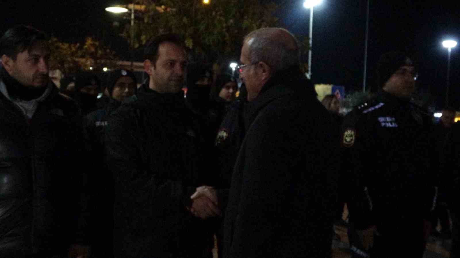 Çanakkale Valisi Toraman, yılbaşında görev başındaki personeli ziyaret etti
