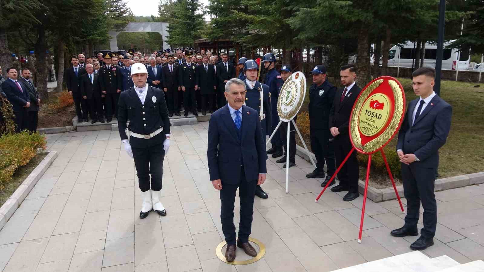 Çanakkale Zaferi şehitleri Yozgat Şehitliği’nde anıldı
