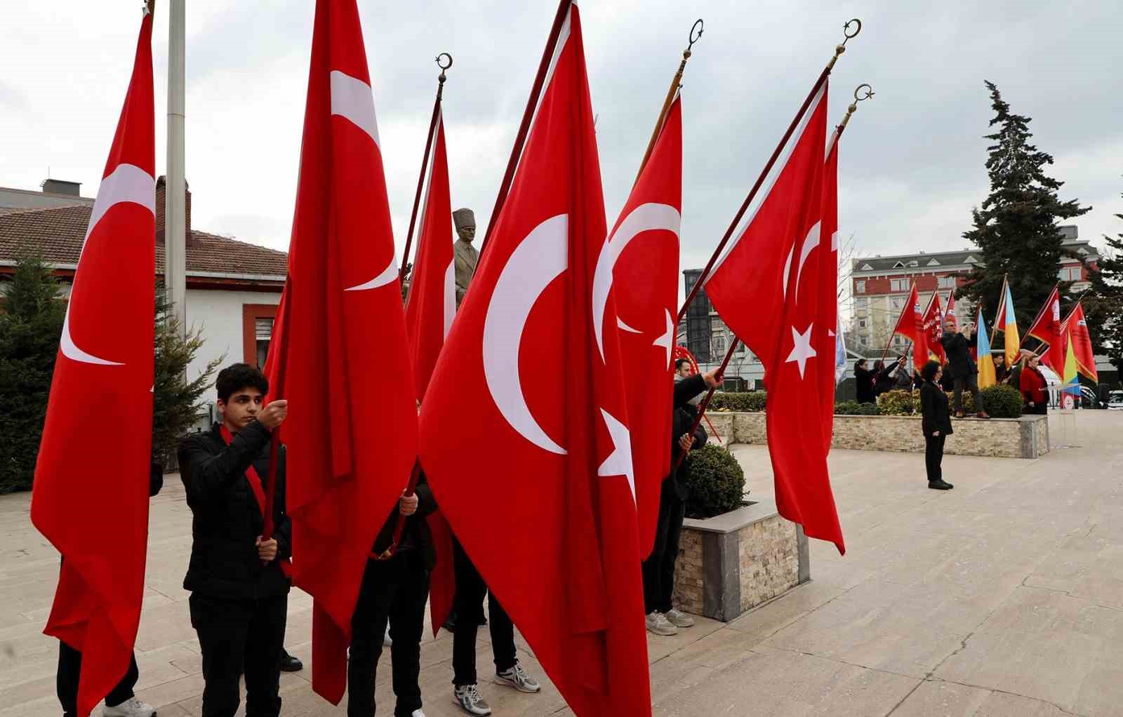 Çanakkale Zaferi’nin 111’inci yıl dönümü Büyükçekmece’de gururla kutlandı
