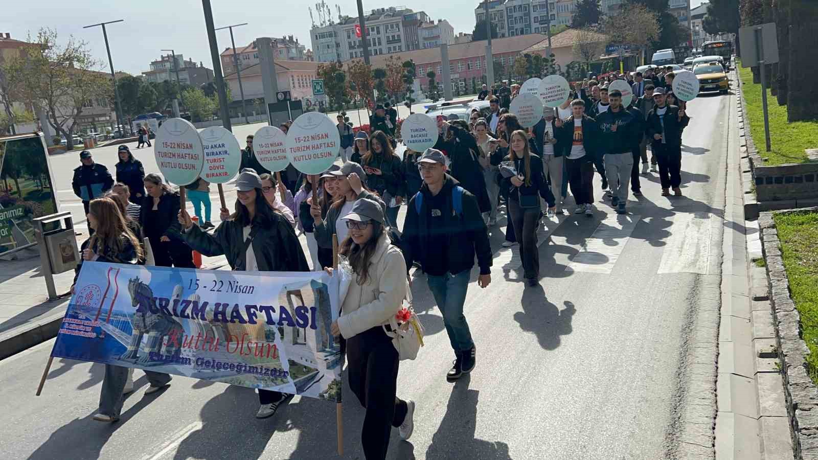 Çanakkale’de 50’inci Turizm Haftası kutlamaları coşkuyla başladı
