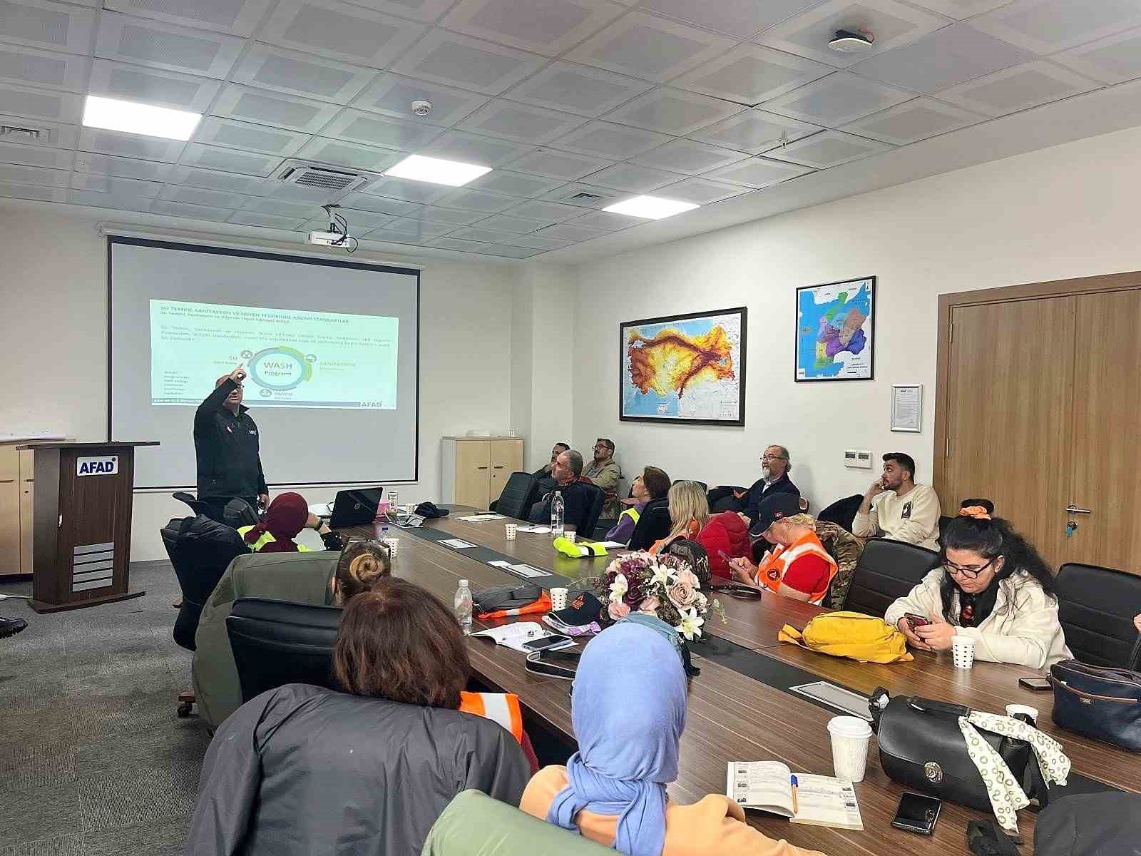 Çanakkale’de 51 AFAD gönüllüsü eğitimini başarıyla tamamladı
