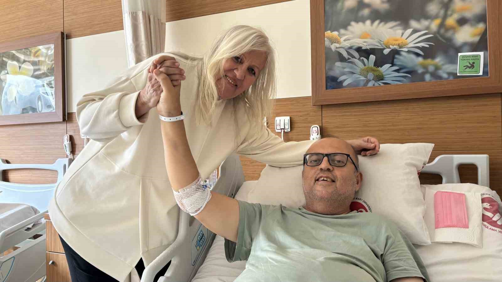 Çanakkale’de anneden oğluna böbrek nakli
