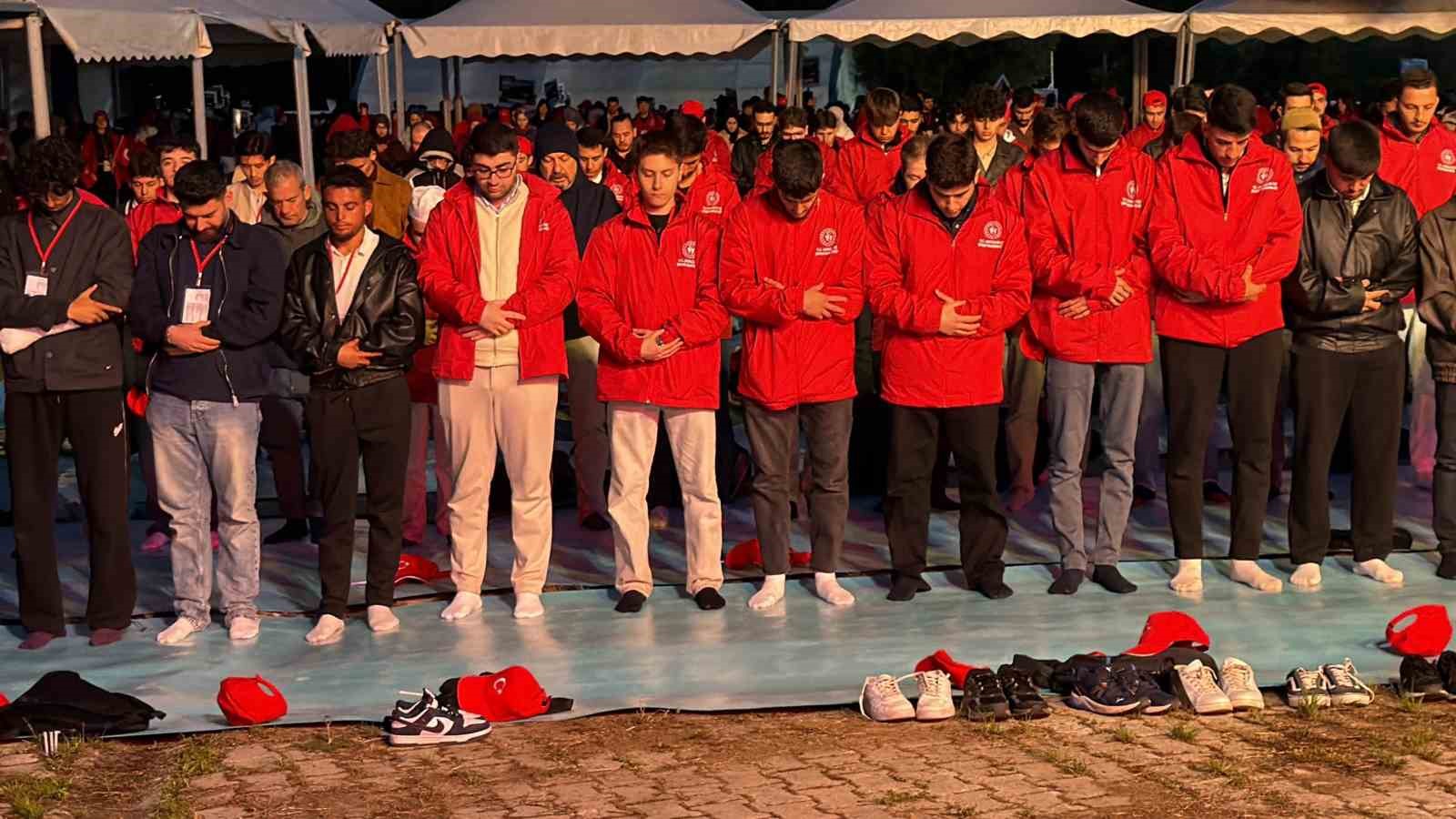 Çanakkale’de binlerce kişi, 57’nci Alay’ın izinde yürüdü
