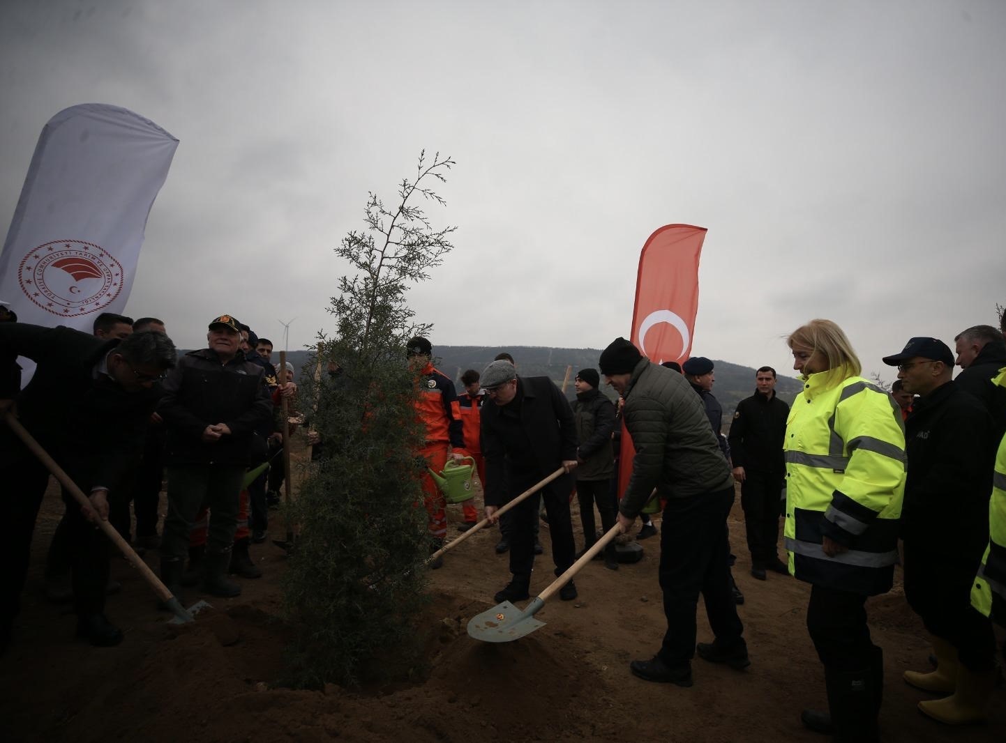 Çanakkale’de Dünya Ormancılık Günü’nde 5 bin fidan toprakla buluştu
