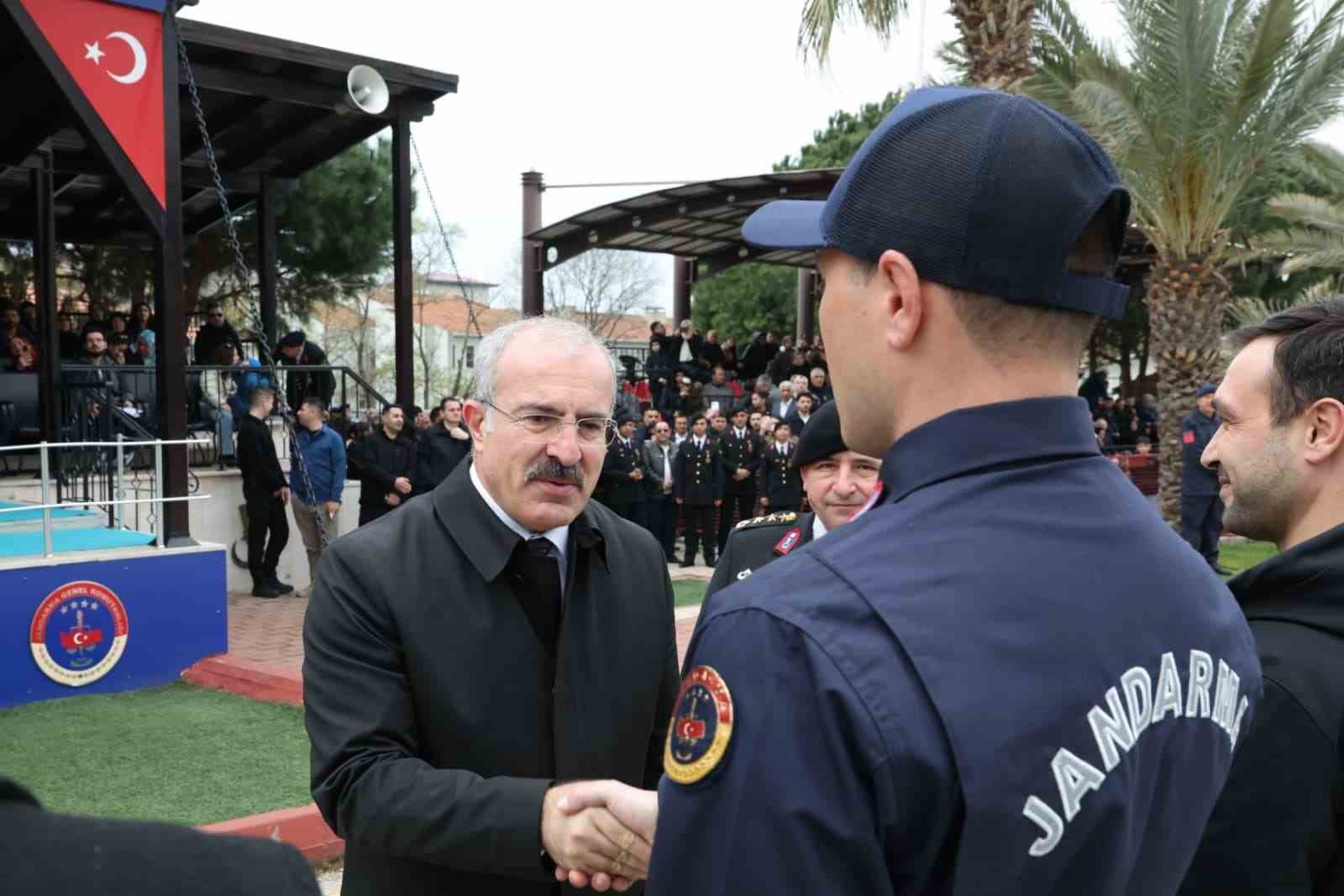 Çanakkale’de eğitimleri tamamlanan acemi erler yemin etti
