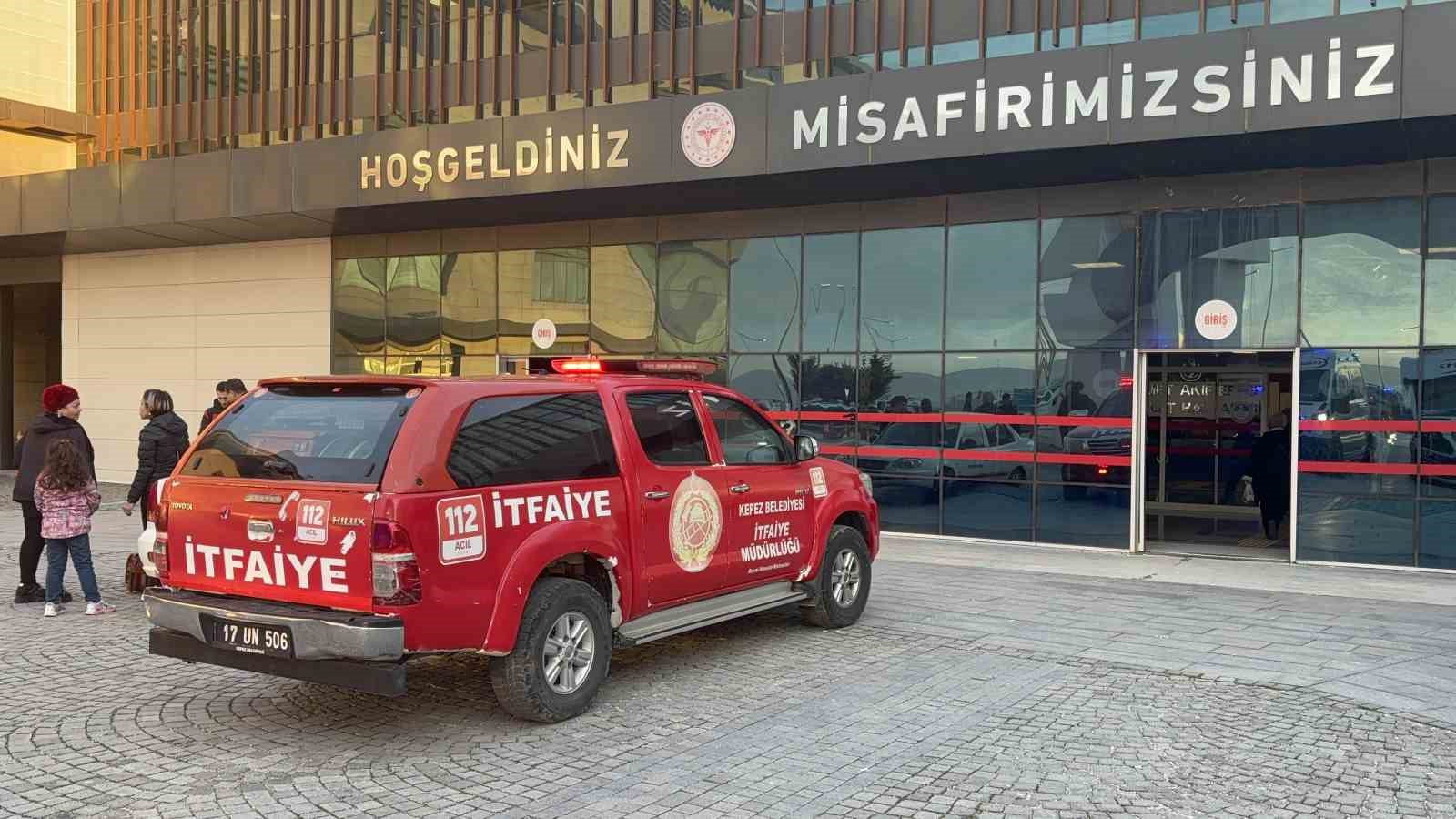 Çanakkale’de hastanede çıkan yangın büyümeden söndürüldü
