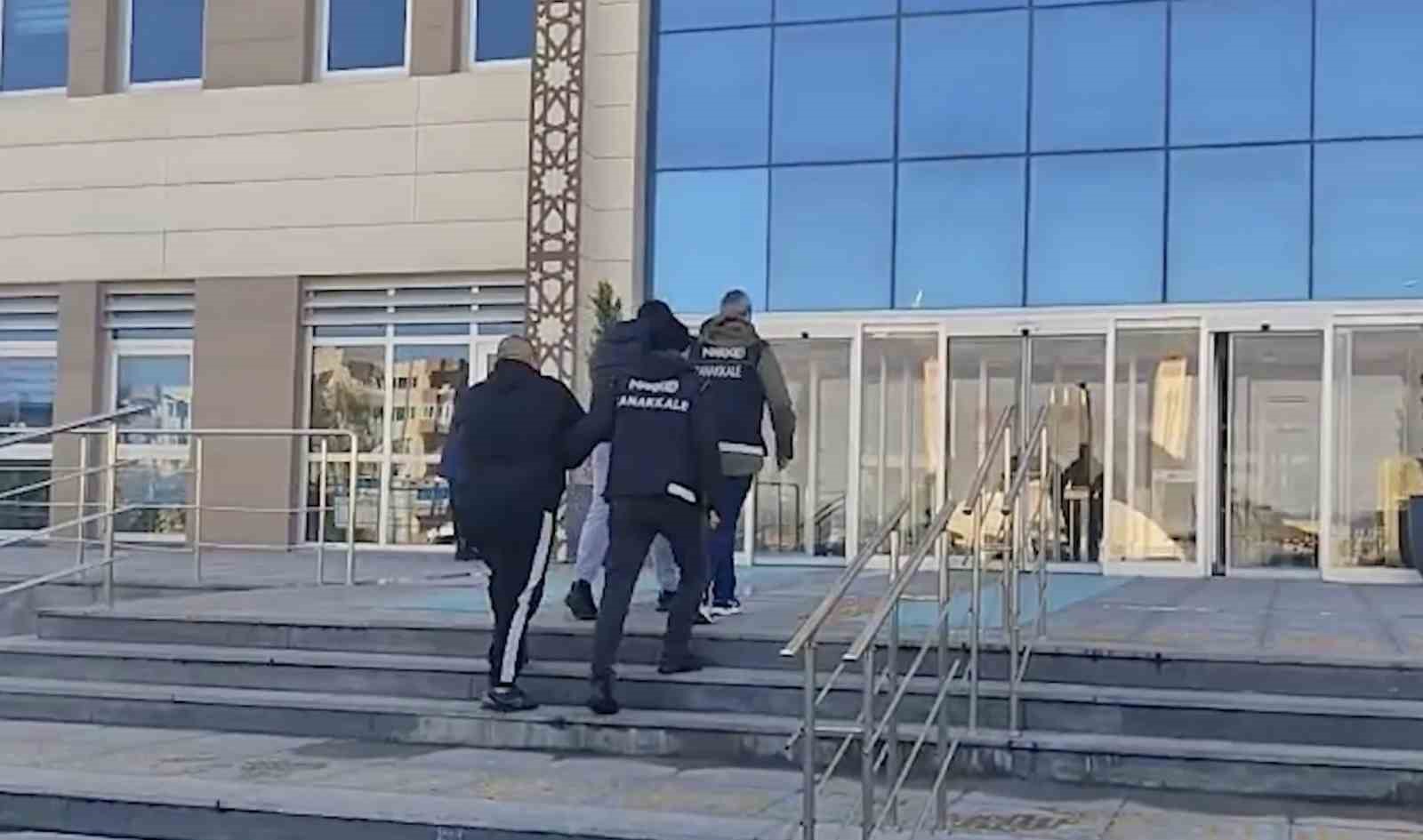 Çanakkale’de huzur uygulamalarında 2 şüpheli tutuklandı
