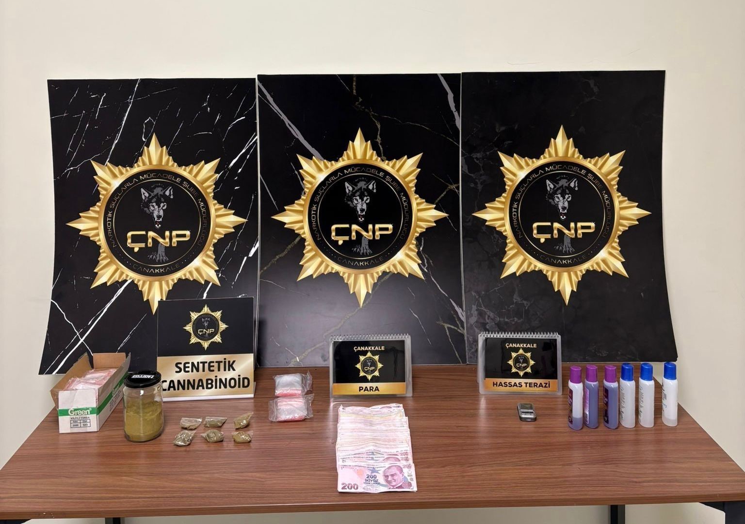 Çanakkale’de huzur uygulamalarında 4 şüpheli tutuklandı
