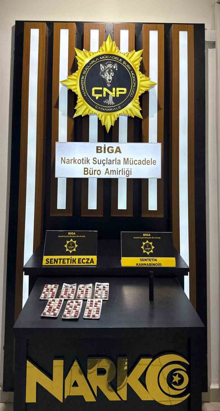 Çanakkale’de huzur uygulamalarında uyuşturucu ve göçmen kaçakçılığından 6 şüpheli tutuklandı
