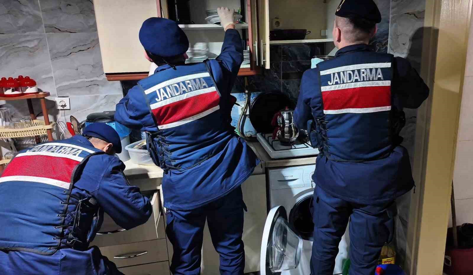 Çanakkale’de jandarmadan uyuşturucu operasyonuna 8 tutuklama
