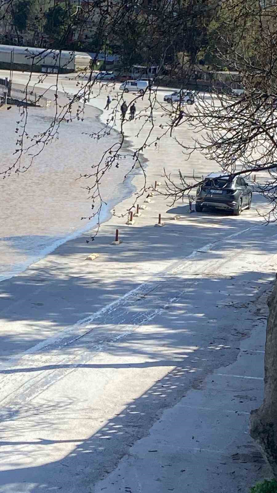 Çanakkale’de Kocabaş Çayı yoğun yağış nedeniyle taştı
