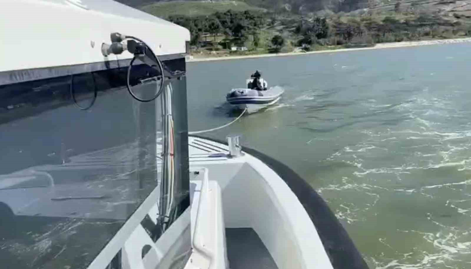 Çanakkale’de sürüklenen bottaki 3 kişi işte böyle kurtarıldı
