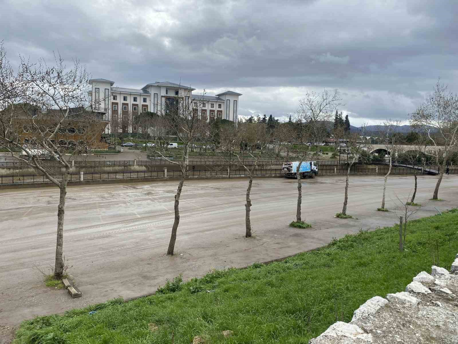Çanakkale’de taşan Kocabaş Çayı normale döndü
