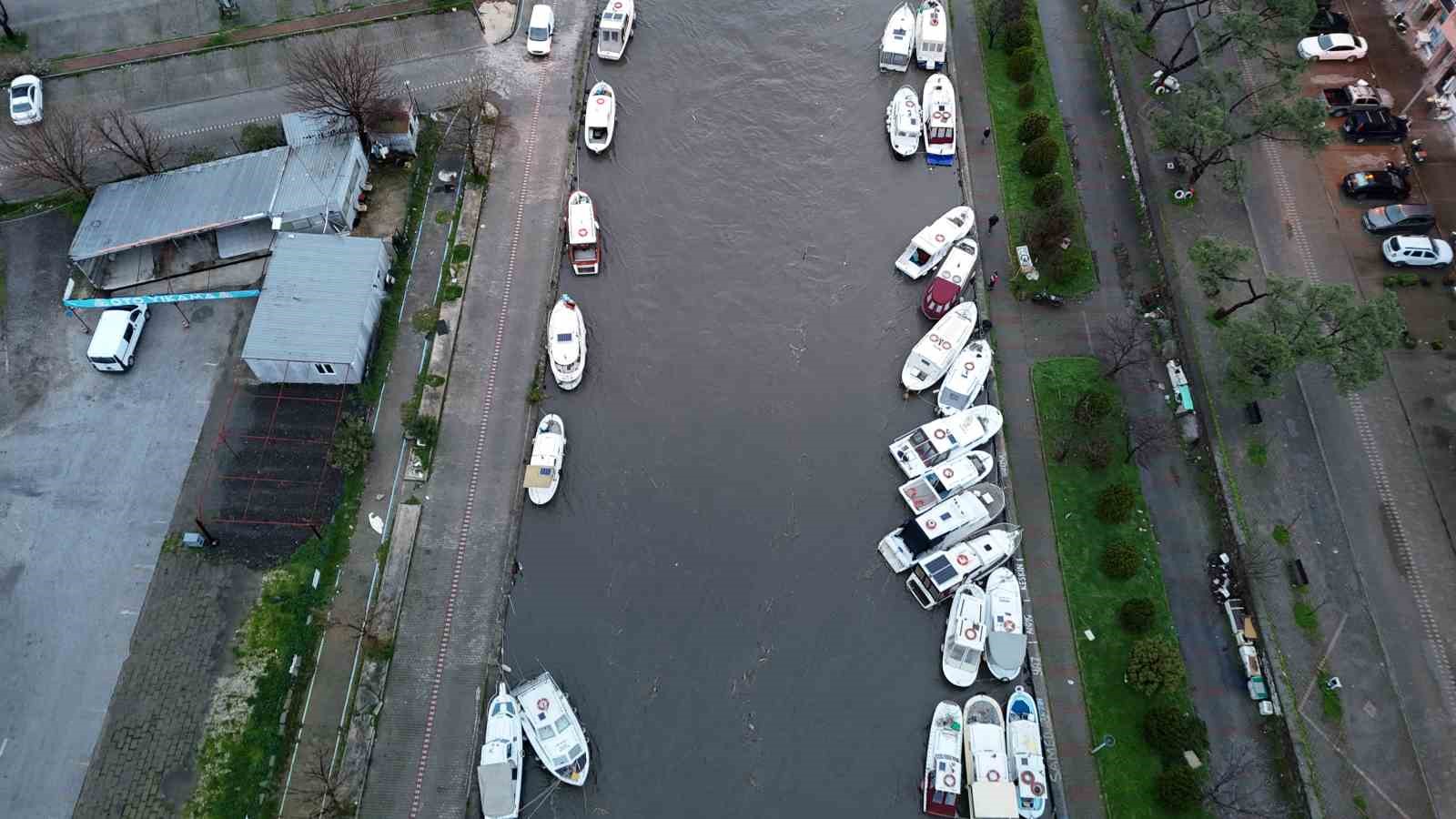 Çanakkale’de taşan Sarıçay dron ile görüntülendi

